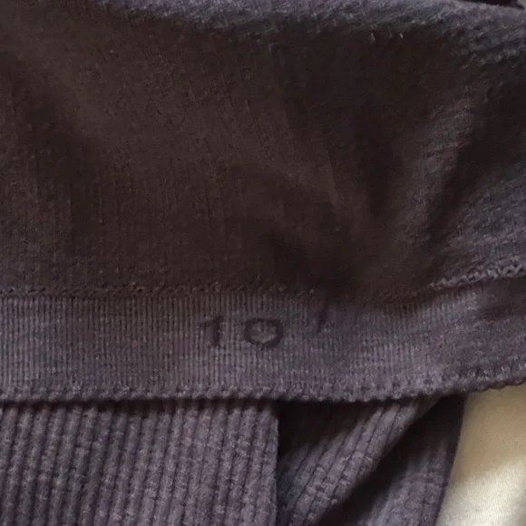 Lululemon Charcoal Tank Top for Women Size 10 - Picture 3 of 3